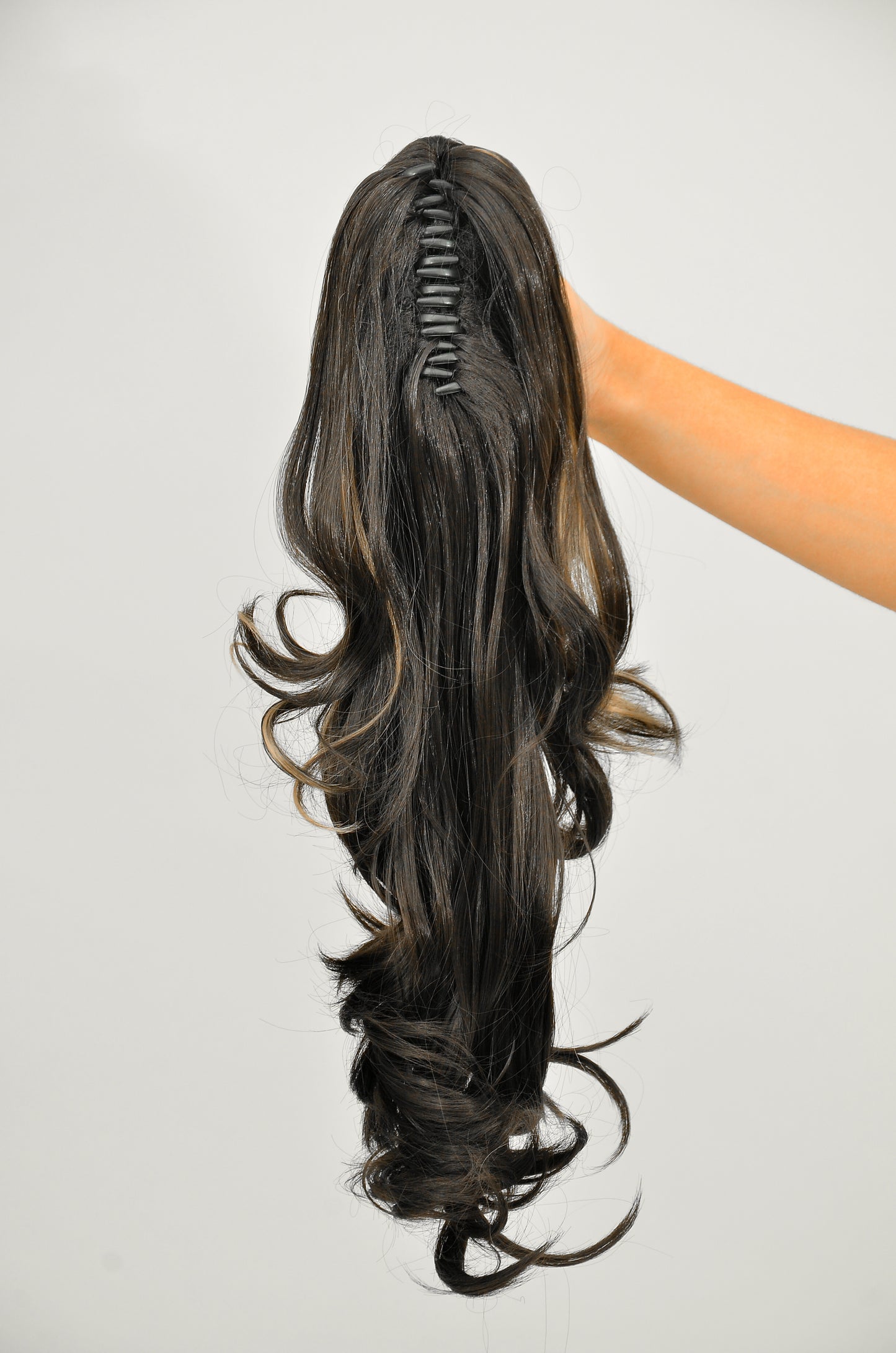 Clutcher Feather Highlighted Curl Pony